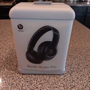 Beats Studio Pro Bluetooth Wireless Headphones -Black